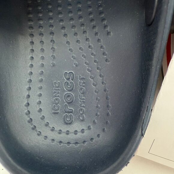 NWT Crocs Crocband Clogs Navy with Red White Stripe Unisex Toddler Size 9 - Picture 9 of 10